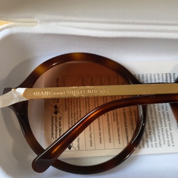 DVF Diane Von Furstenberg sonata Round sunglasses NWT - Picture 2 of 9